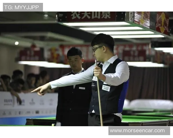 羽毛球场上的追梦旅程：黄芳的坚持与成长故事